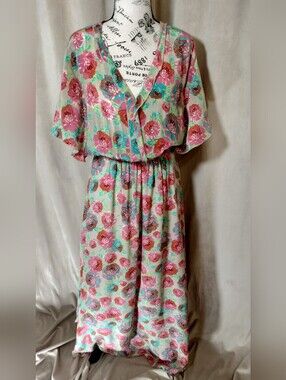 Ella Moss Women's Pink Tan Green V-Neck Short Sleeve Dress. Size M